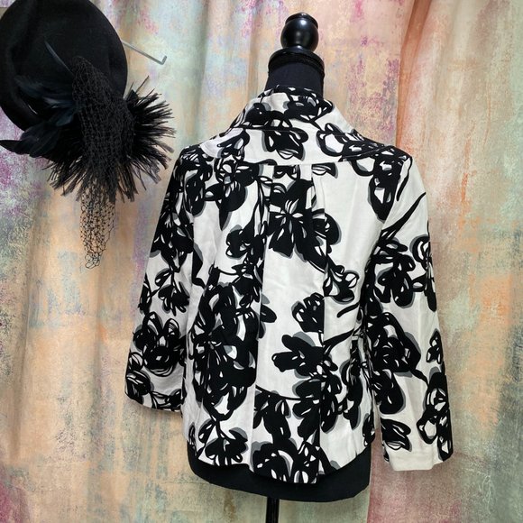 📌Casual Studio  Black and White Cotton Blazer - Jacket with Floral Print - Picture 2 of 16